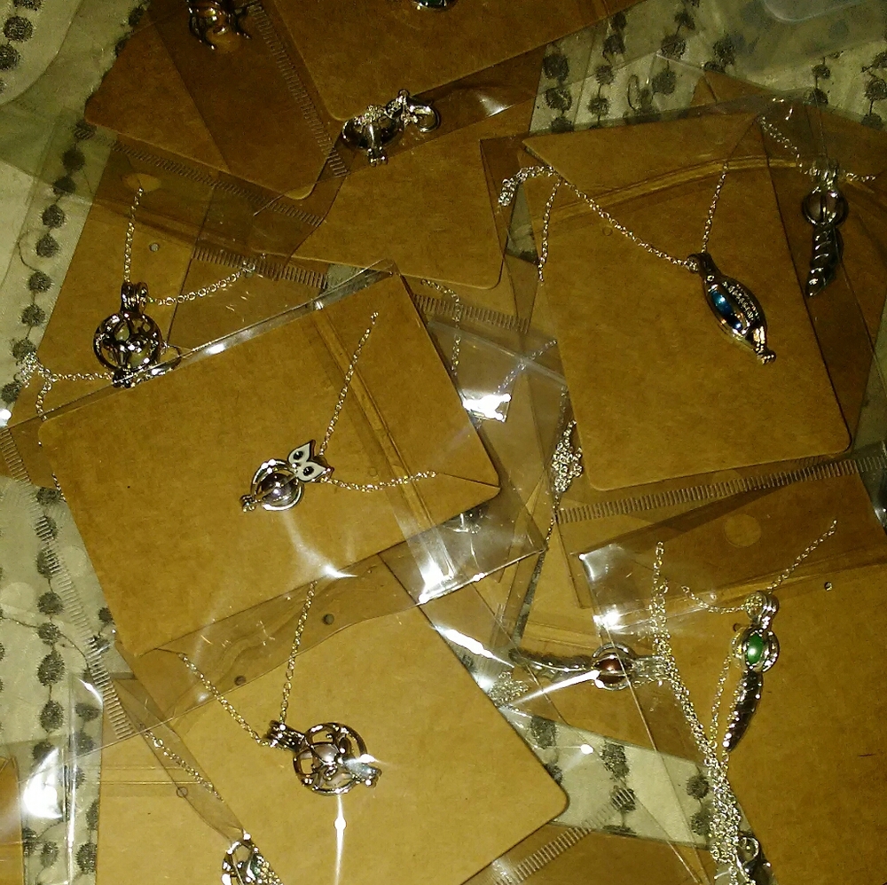 Pearl necklesses new